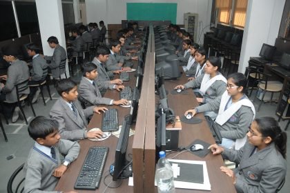 School children in an Indian classroom